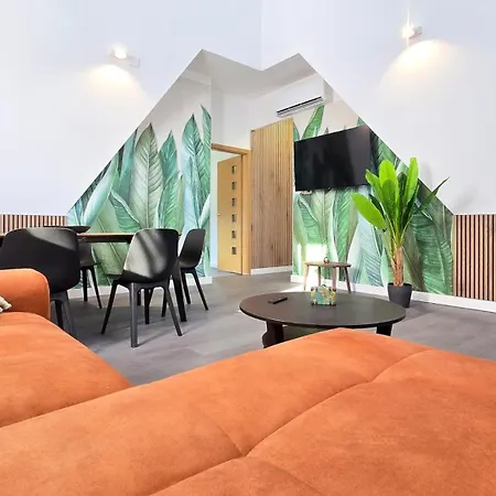 Rooftop Serenity * Budapešť