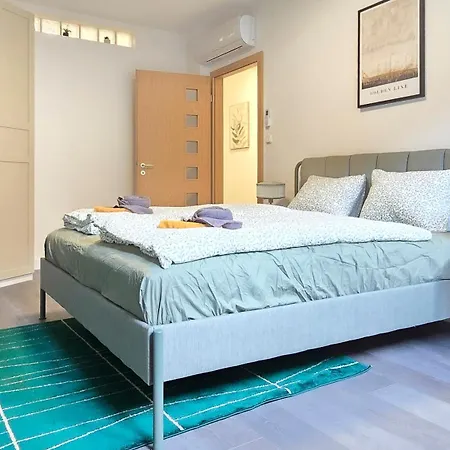 Rooftop Serenity * Budapešť